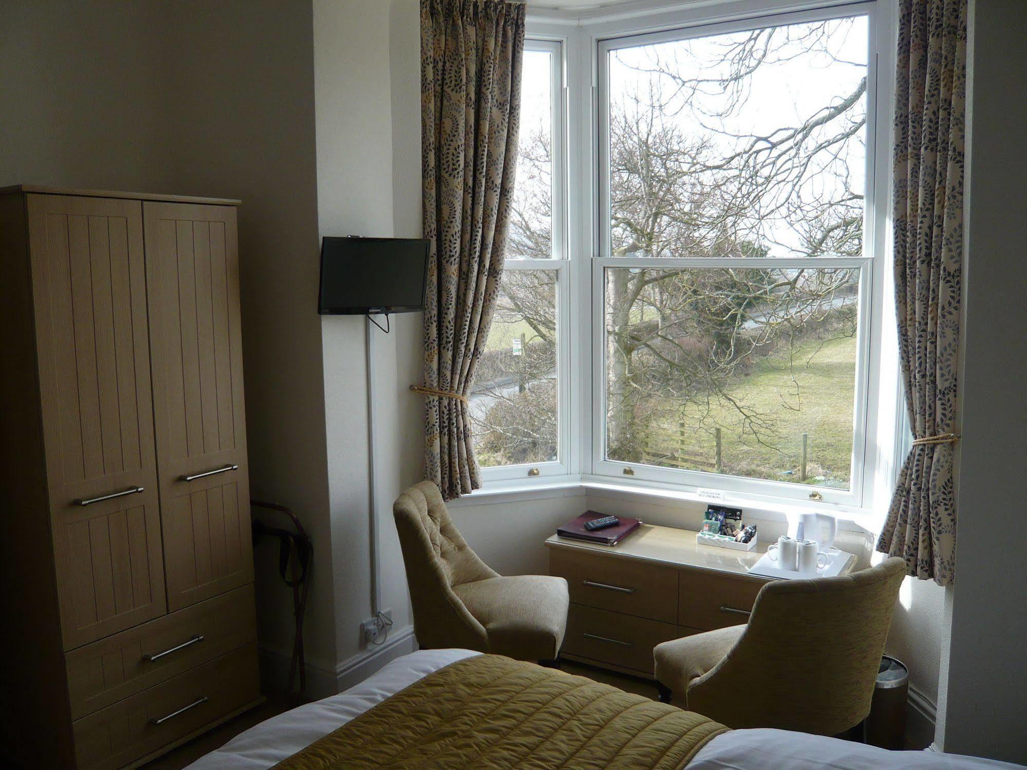 Link House Hotel Bassenthwaite Lake Екстериор снимка